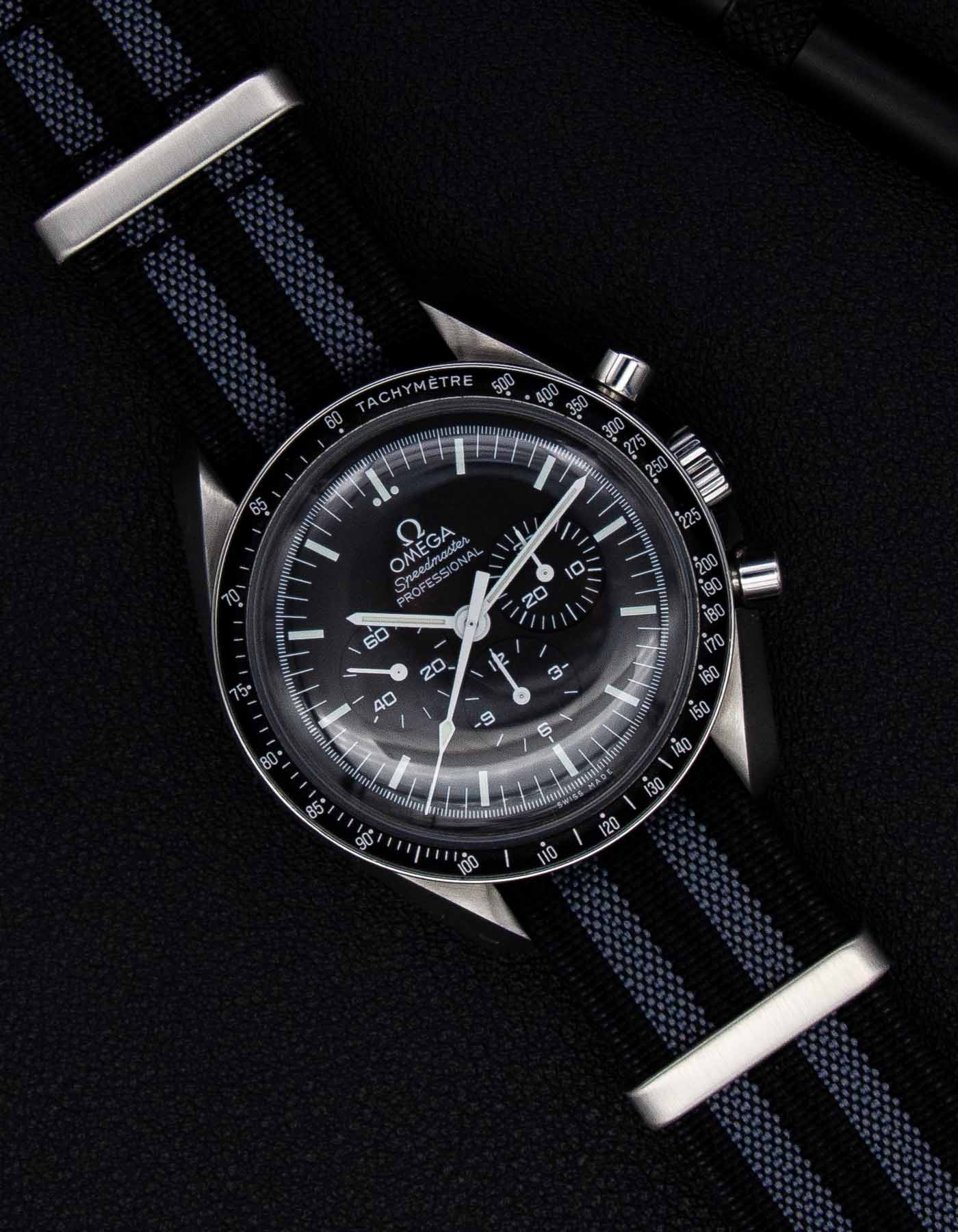 The Double-O NATO Watch Strap - 20mm Nylon Black Gray